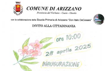 Disegno a colori di un trenino con ramo di fiori con scritta ore 10:00 28 aprile 2025 Inaugurazione Parco Inclusivo Vi aspettiamo Viale Rimembranze - Arizzano