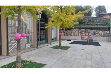 Spazio antistante sala comunale "D. Cavalli"
