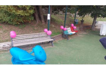 Panchine presso parco "Rosa"