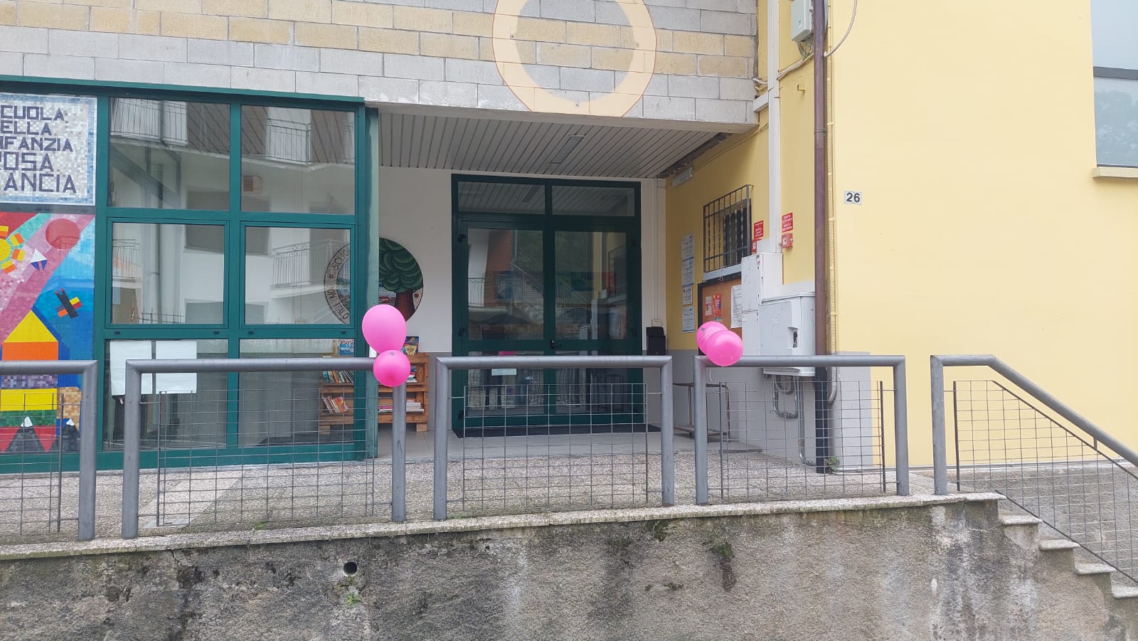 Ingresso scuole Primarie e Scuola dell'Infanzia di Arizzano